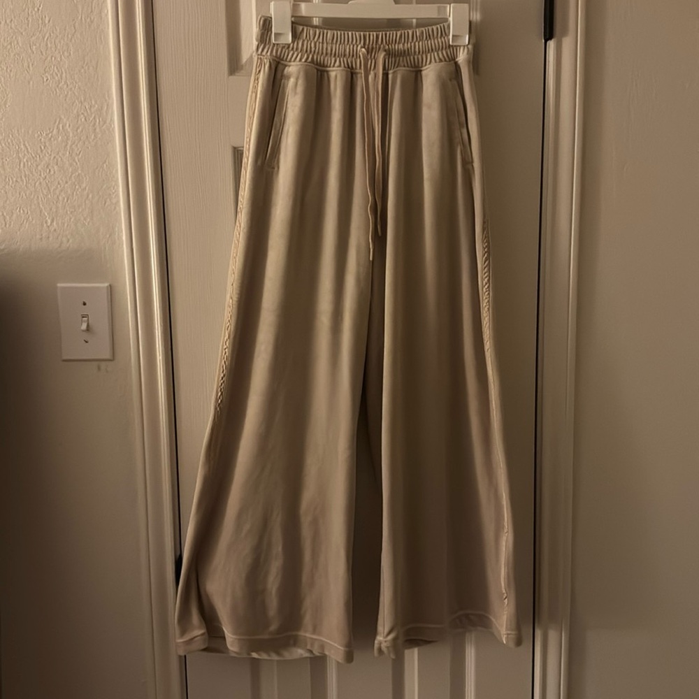 Aerie Offline sweats